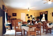 Oaklands Inn dining area